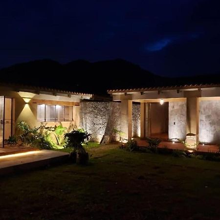 Hostal Villa Quieta Tepoztlan Bagian luar foto