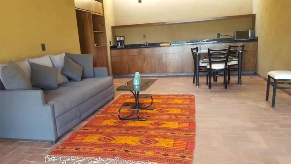 Hostal Villa Quieta Tepoztlan Bagian luar foto